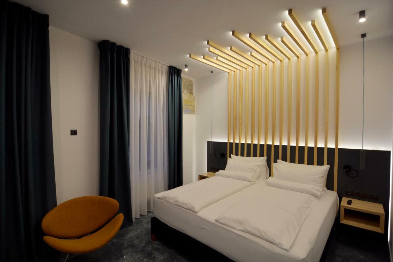 Kleines Hotel Sibiu Exterior photo