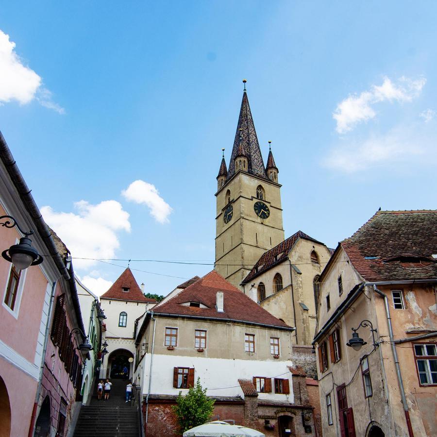 Kleines Hotel Sibiu Exterior photo